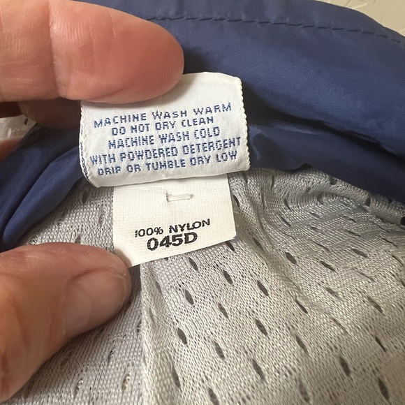 Adidas vintage windbreaker with light reflective bands for visibility in dark - Picture 5 of 6